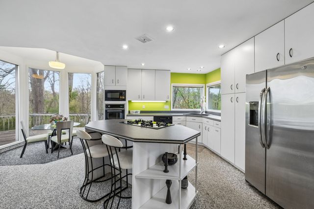 558 Chesterfield Dr, Clarksville, TN 37043