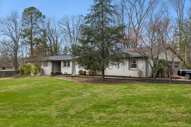 558 Chesterfield Dr, Clarksville, TN 37043