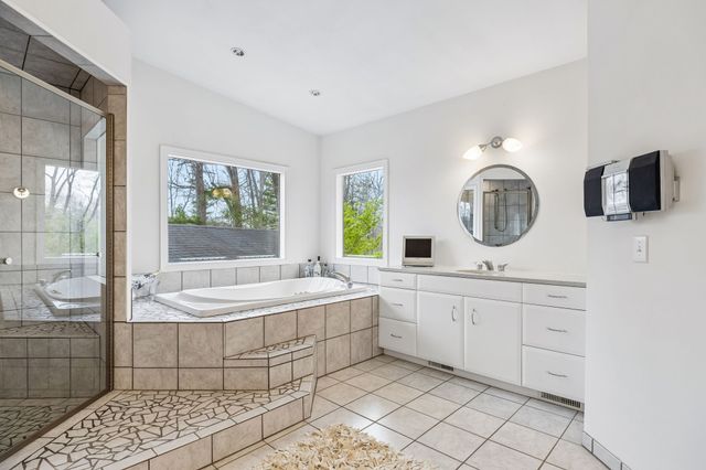 558 Chesterfield Dr, Clarksville, TN 37043