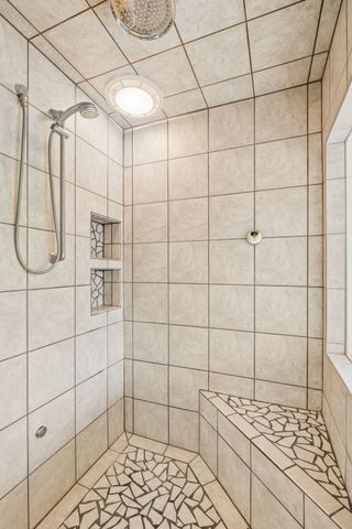 558 Chesterfield Dr, Clarksville, TN 37043