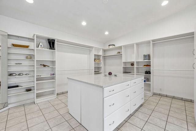 558 Chesterfield Dr, Clarksville, TN 37043