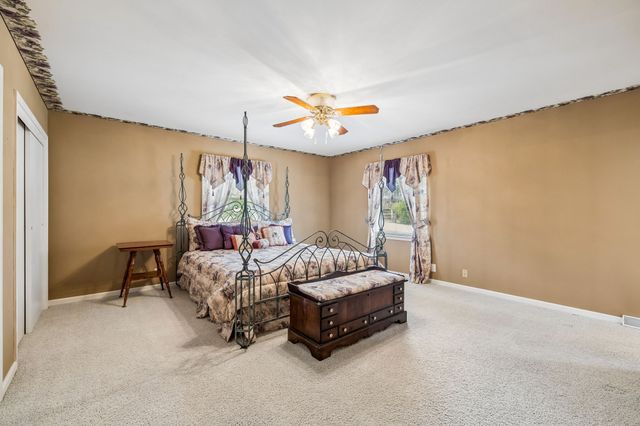 558 Chesterfield Dr, Clarksville, TN 37043