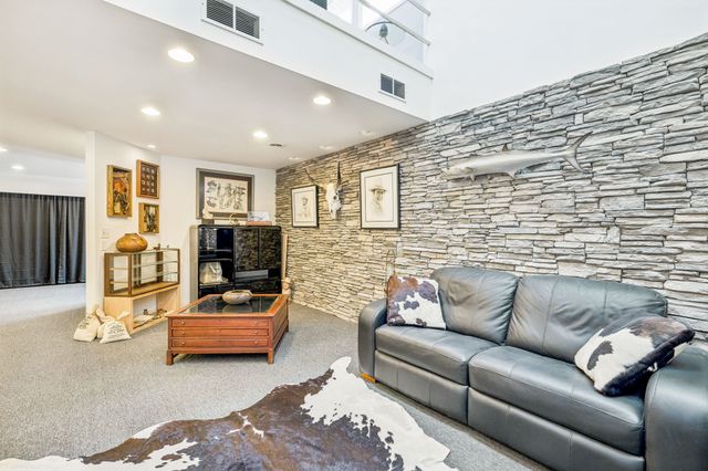 558 Chesterfield Dr, Clarksville, TN 37043