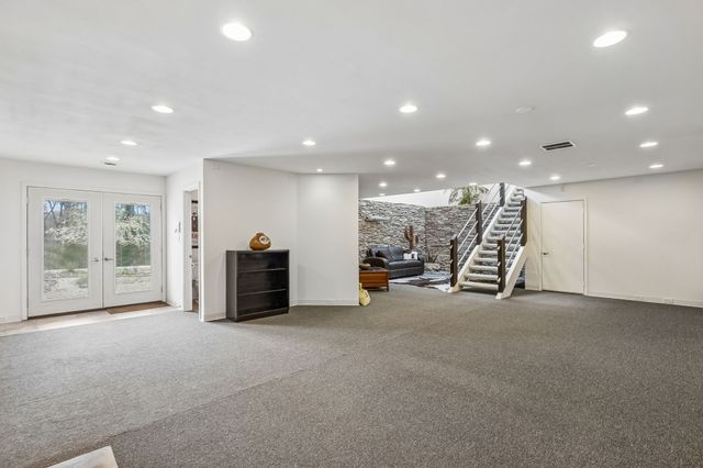 558 Chesterfield Dr, Clarksville, TN 37043