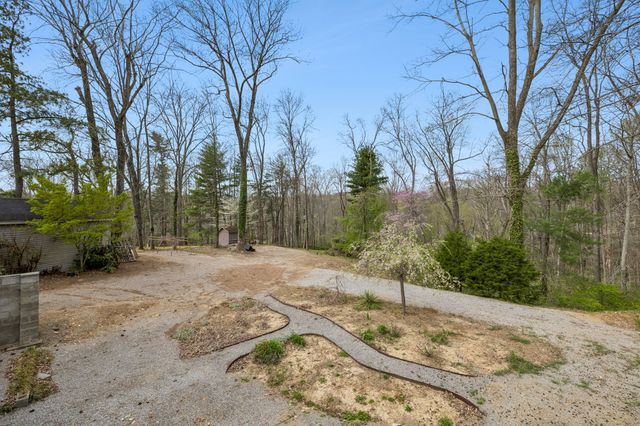 558 Chesterfield Dr, Clarksville, TN 37043