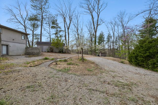 558 Chesterfield Dr, Clarksville, TN 37043