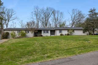 558 Chesterfield Dr, Clarksville, TN 37043
