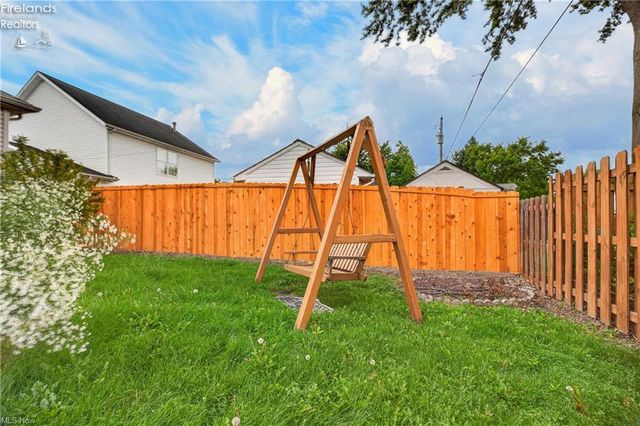 612 Bayberry Road, Lorain, OH 44053