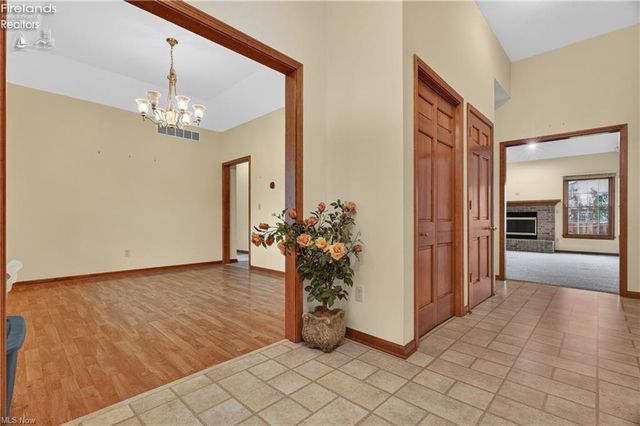612 Bayberry Road, Lorain, OH 44053