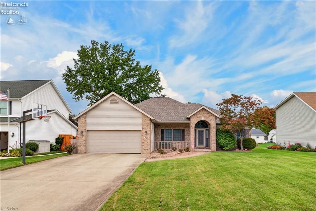 612 Bayberry Road, Lorain, OH 44053