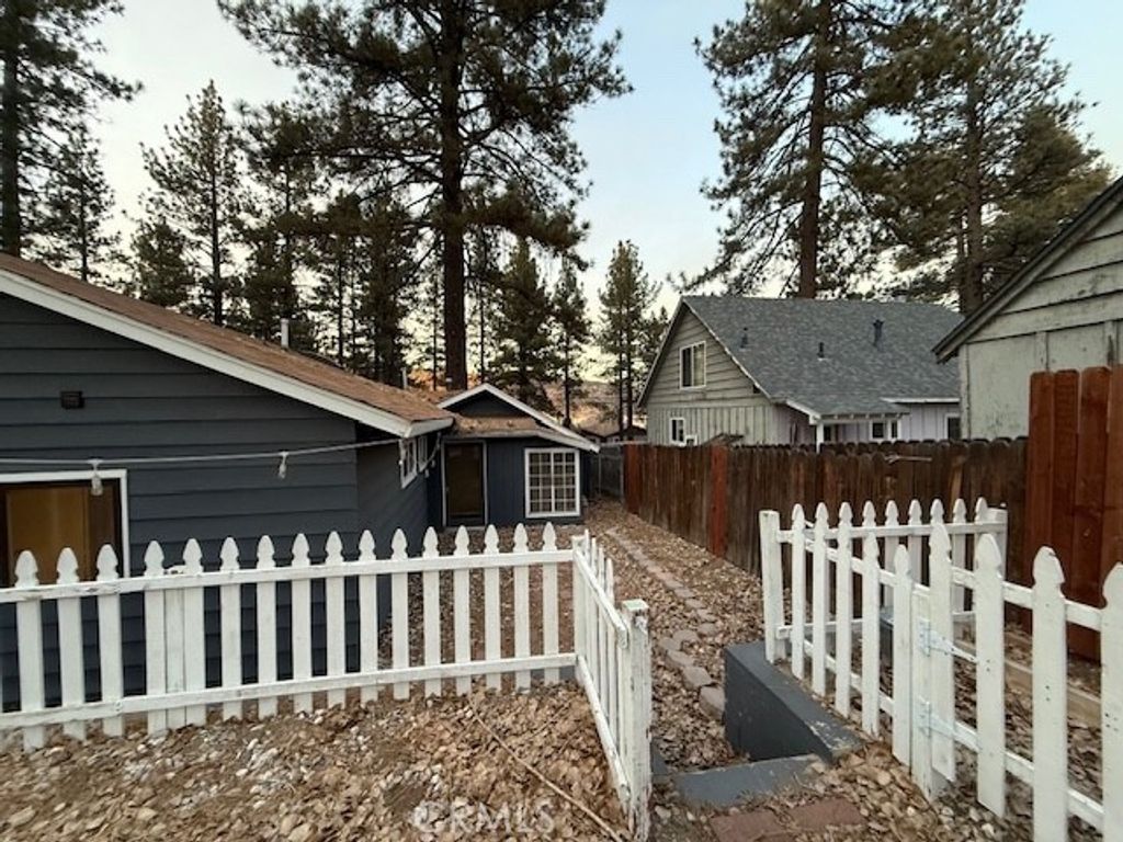 Image 13 of property listing at 1112 E Country Club, Big Bear City, CA 92314