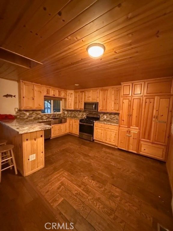 Image 3 of property listing at 1112 E Country Club, Big Bear City, CA 92314