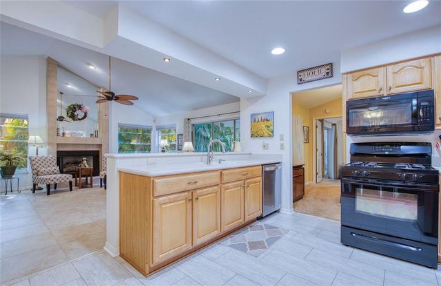 10321 SHADY OAK LANE, Seminole, FL 33777