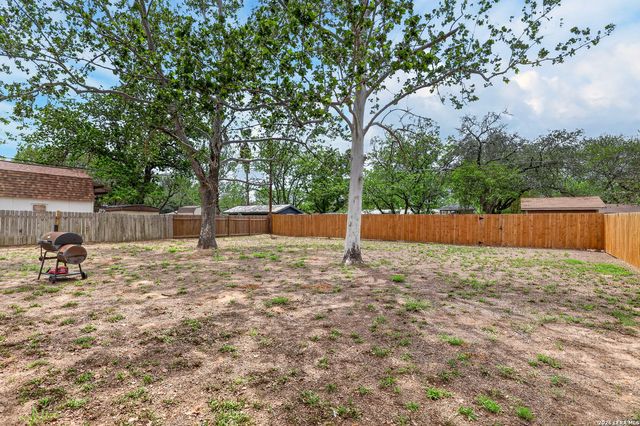 413 GEORGIA ANN DR, Pleasanton, TX 78064