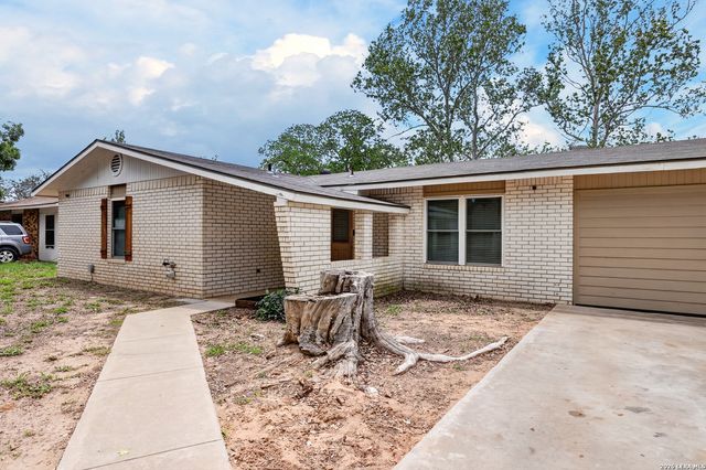413 GEORGIA ANN DR, Pleasanton, TX 78064
