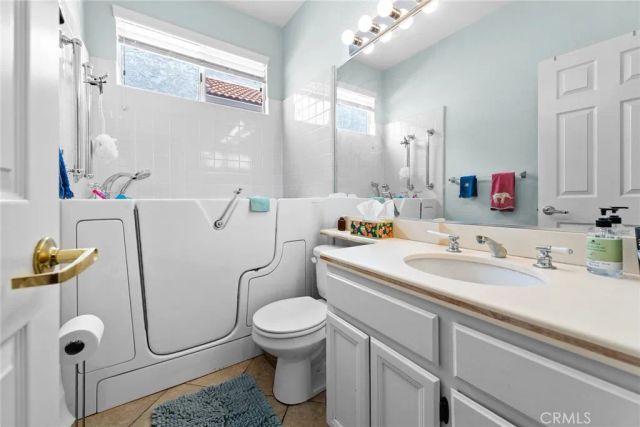 40536 Via Estrada, Murrieta, CA 92562