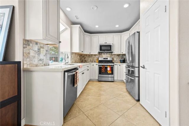 40536 Via Estrada, Murrieta, CA 92562