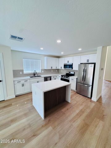 12382 W TURNEY Avenue, Avondale, AZ 85392