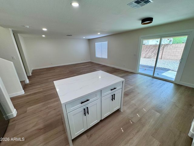 12382 W TURNEY Avenue, Avondale, AZ 85392