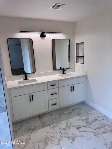 12382 W TURNEY Avenue, Avondale, AZ 85392