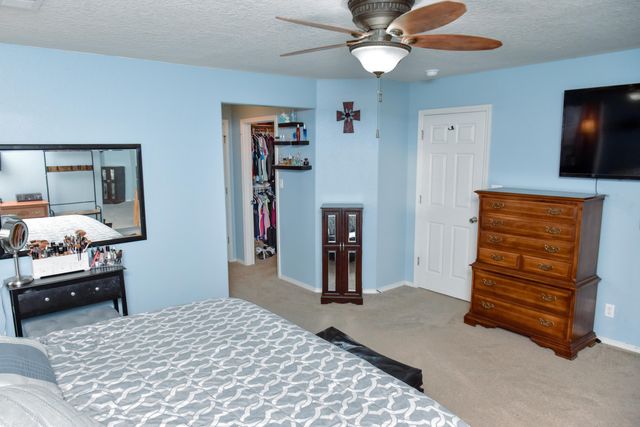 513 9th Street NE, Rio Rancho, NM 87124