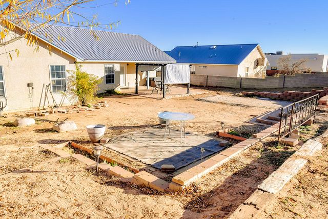 513 9th Street NE, Rio Rancho, NM 87124