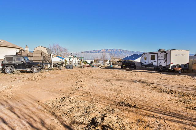 513 9th Street NE, Rio Rancho, NM 87124