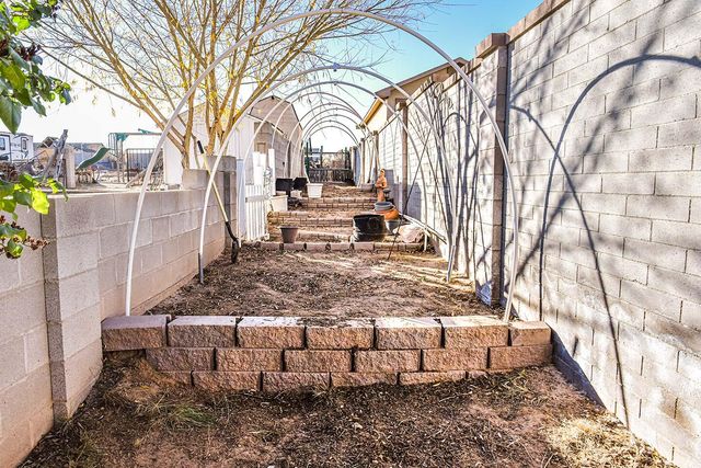 513 9th Street NE, Rio Rancho, NM 87124