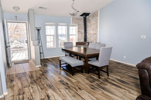 513 9th Street NE, Rio Rancho, NM 87124