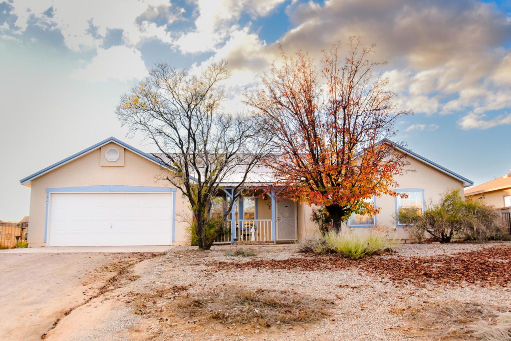 513 9th Street NE, Rio Rancho, NM 87124