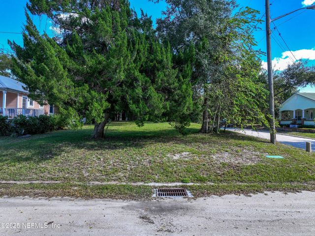 903 SOMERUELUS Street, Fernandina Beach, FL 32034