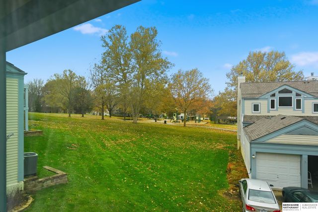 10757 Berry Plaza, Omaha, NE 68127