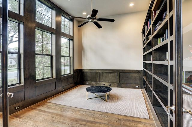 5655 Locke Lane, Houston, TX 77056