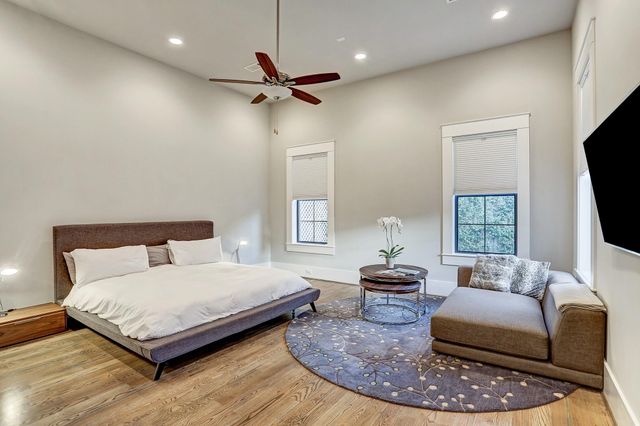5655 Locke Lane, Houston, TX 77056