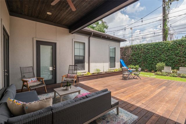 5655 Locke Lane, Houston, TX 77056