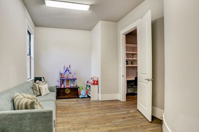 5655 Locke Lane, Houston, TX 77056
