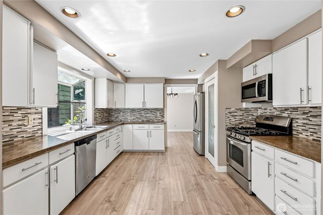 6816 58th Street NE, Marysville, WA 98270