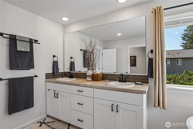 12104 126th Avenue Ct E, Puyallup, WA 98374