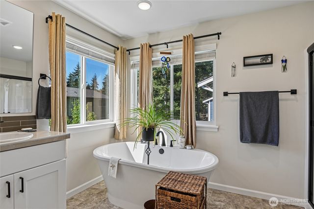 12104 126th Avenue Ct E, Puyallup, WA 98374