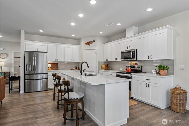 12104 126th Avenue Ct E, Puyallup, WA 98374