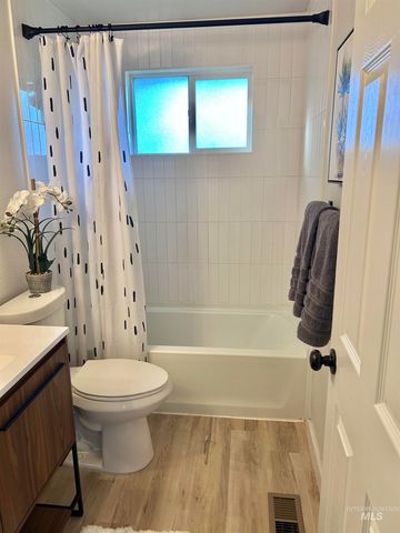 3897 S Yorktown Way, Boise, ID 83706