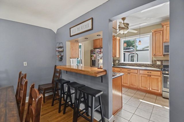 34 S Main Street Nw, Casnovia Twp, MI 49318