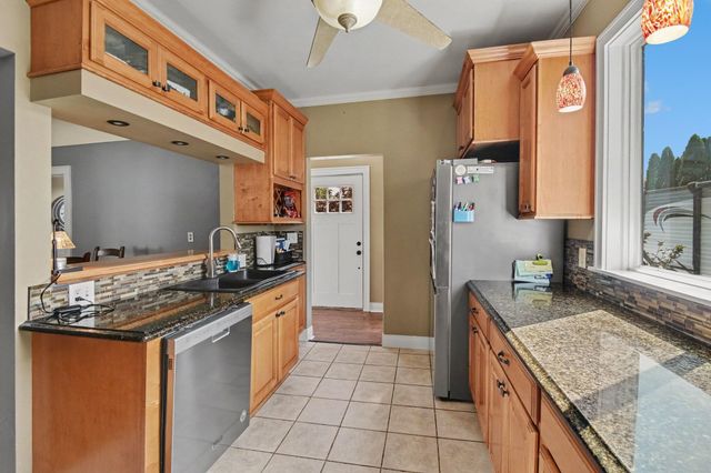 34 S Main Street Nw, Casnovia Twp, MI 49318