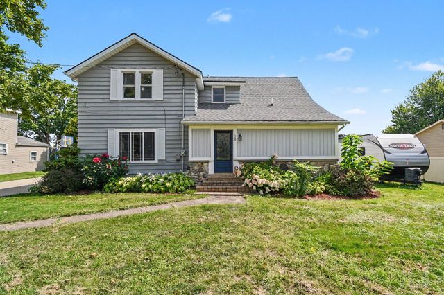 34 S Main Street Nw, Casnovia Twp, MI 49318