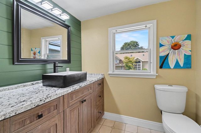 34 S Main Street Nw, Casnovia Twp, MI 49318