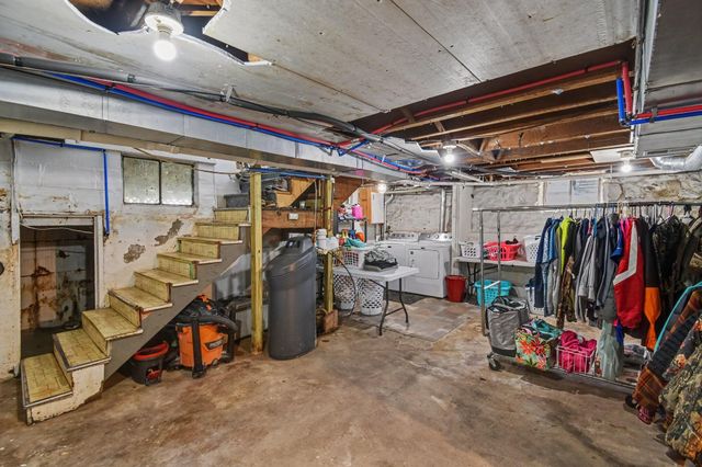 34 S Main Street Nw, Casnovia Twp, MI 49318