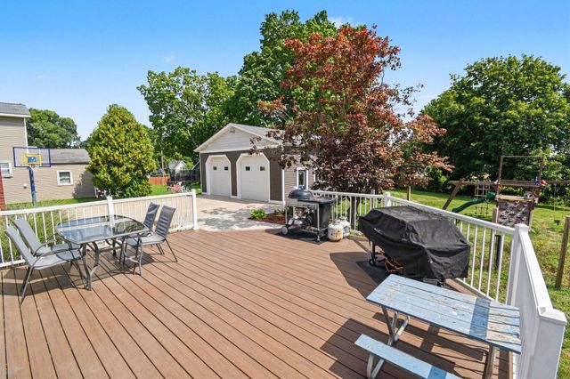 34 S Main Street Nw, Casnovia Twp, MI 49318