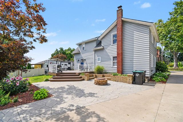 34 S Main Street Nw, Casnovia Twp, MI 49318