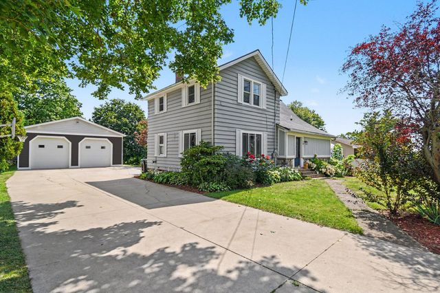 34 S Main Street Nw, Casnovia Twp, MI 49318