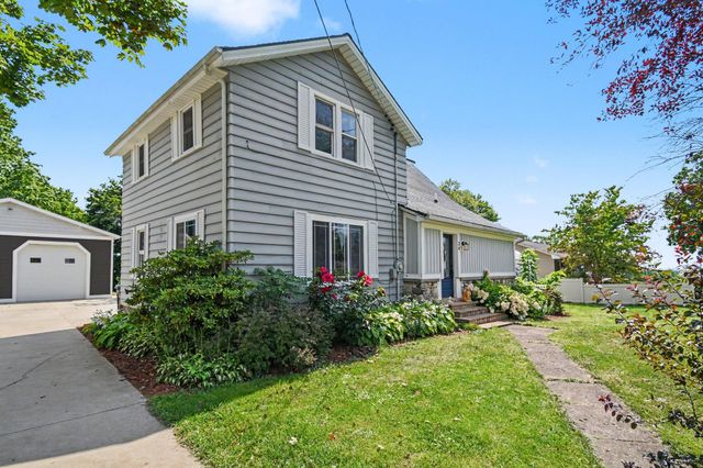 34 S Main Street Nw, Casnovia Twp, MI 49318